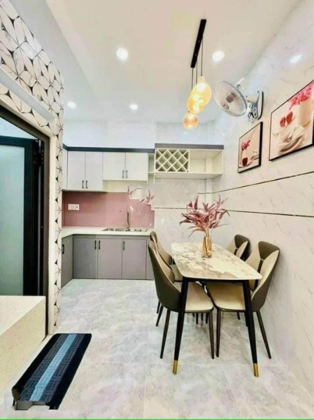 Bán gấp nhà 2 tầng 63 m² tại Đường Hoàng Diệu, Phường 12, Quận 4, Hồ Chí Minh
